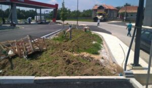 Ostrvo ispred pumpe u fazi izrade